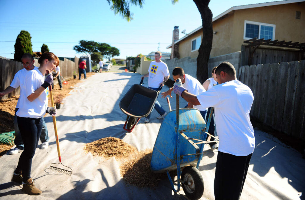 Volunteering - Community Landscaping