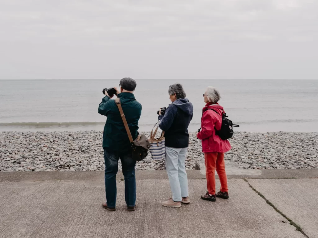 travel-photos-elderly-group